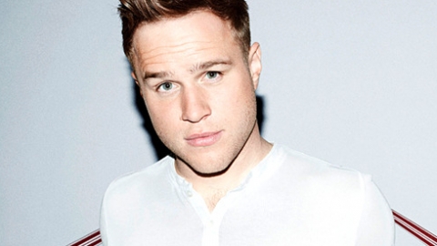 Olly Murs divulga lyric video de "Hand On Heart"