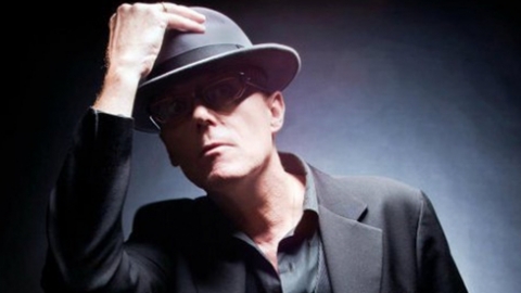 Ícone do rock gótico faz cover de Britney Spears em vídeo com ex-estrela pornô. Confira!