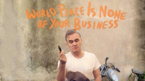 Morrissey "declama" single em teaser de seu novo álbum