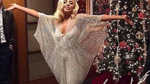 Lady Gaga faz performance de "Ev'rytime We Say Goodbye" em talk show