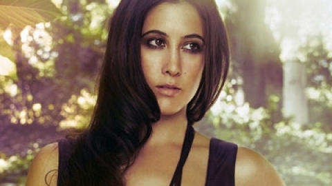 Confira "Young Heart", inédita de Vanessa Carlton