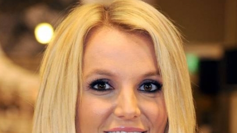 Ouça prévia de "Tom's Diner", parceria de Giorgio Moroder e Britney Spears