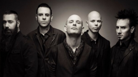 Stone Sour libera o áudio do EP de covers "Meanwhile In Burbank"