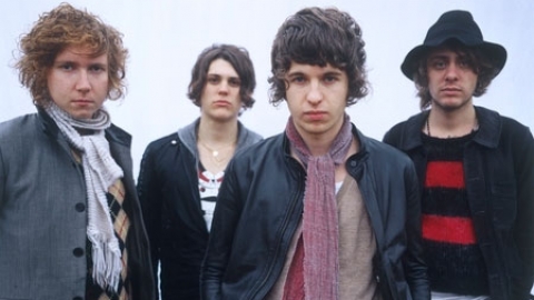 The Kooks promete um novo álbum bem animado