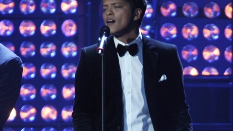 Bruno Mars e John Legend encabeçam a última noite do Rock In Rio USA. Veja ao vivo!