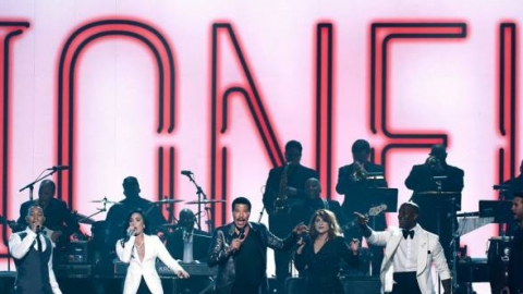 Veja Demi Lovato, John Legend e Meghan Trainor  homenageando Lionel Richie no Grammy