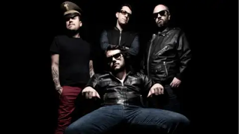 Gram e Capela se apresentam juntos pela primeira vez