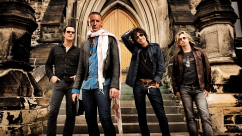 Veja a reunião de Chester Bennington com o Stone Temple Pilots