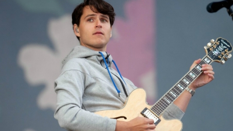 Ouça a versão demo de nova música de Beyoncé na voz de Ezra Koenig, do Vampire Weekend
