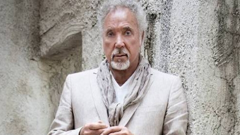 Tom Jones virá ao Brasil pela primeira vez em setembro