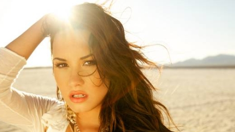 Demi Lovato revela participações especiais em seu novo disco "Unbroken"