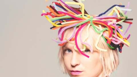 Sia divulga prévia da regravação de "Blackbird", música dos Beatles