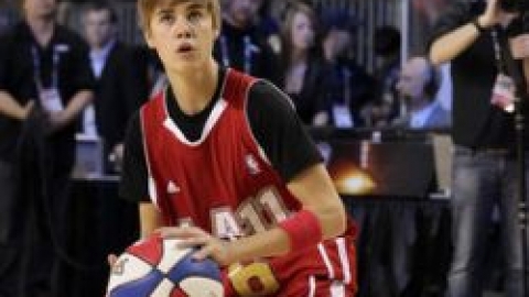 Entre no clima olímpico vendo galeria com ídolos da música praticando esportes