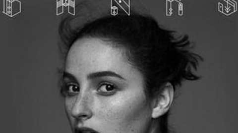 Novos discos de Banks, Bon Iver, Yellowcard, Pixies e mais saem nessa sexta. Veja a galeria!