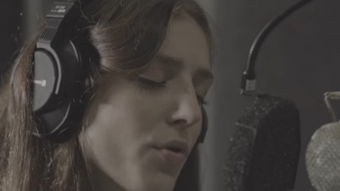 Birdy divulga clipe da versão acústica da canção "Lost It All"