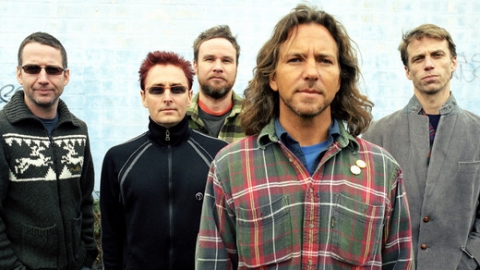Pearl Jam, Tupac e Journey serão introduzidos ao Rock and Roll Hall of Fame em 2017