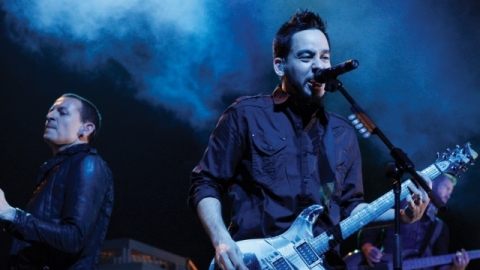 Músicos e celebridades lamentam a perda de Chester Bennington no Twitter