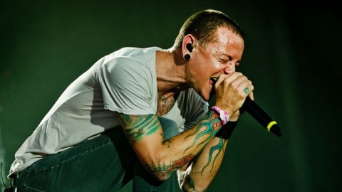 1 ano sem Chester: Família e amigos relembram e fazem homenagens ao vocalista do Linkin Park