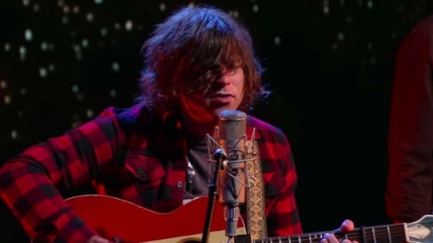 Sete mulheres acusam Ryan Adams de abuso moral e comportamento abusivo