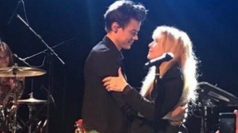 Harry Styles irá fazer o discurso para Stevie Nicks na entrada da cantora no Hall da Fama do Rock