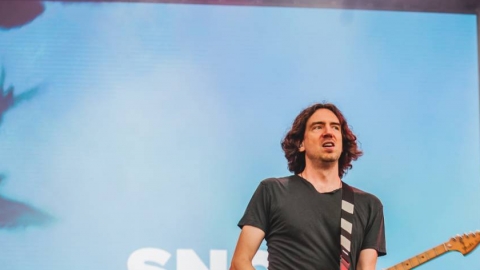 Lollapalooza é reiniciado com show encurtado do Snow Patrol