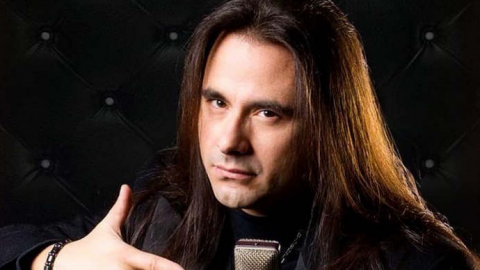 Andre Matos, vocalista do Shaman e fundador do Viper e Angra, morre aos 47 anos