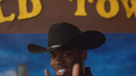 Lil Nas X bate o recorde de single com mais semanas no topo da parada Hot 100 da Billboard