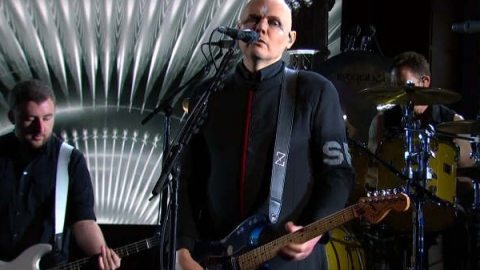 Smashing Pumpkins tocam "Knights of Malta" na televisão dos EUA. Veja!