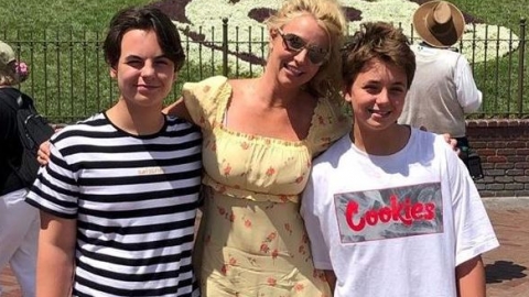 Britney Spears na Disneylândia com os filhos e muito mais nas imagens da semana