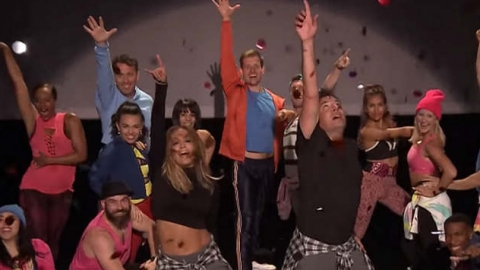 Jennifer Lopez e Jimmy Fallon recontam a história da dança nos videoclipes em 4 minutos