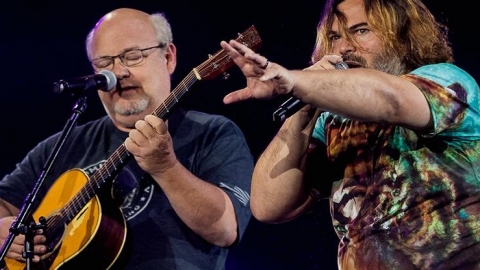 Com Júnior Groovador e muito bom humor, Tenacious D leva diversão ao Rock in Rio