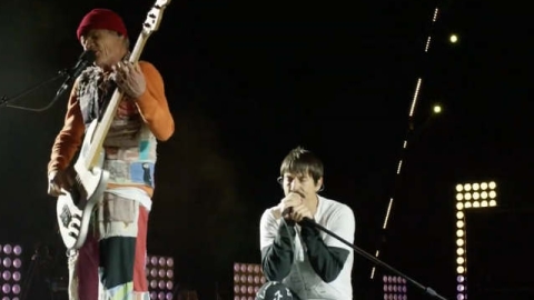 Com Red Hot Chili Peppers, Panic! At the Disco, Chic e muito mais, Rock in Rio tem dia agitado