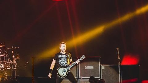 Nickelback anima fãs no Rock in Rio com seu pop rock radiofônico