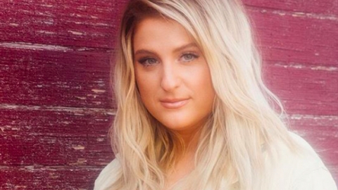 Meghan Trainor estreia o single "Workin' On It", com participação de Lennon Stella e Sasha Sloan