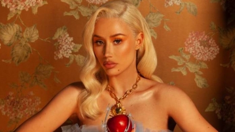 Iggy Azalea estreia o EP "Wicked Lips", com participação de Pabllo Vittar
