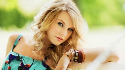 Taylor Swift e Amanda Seyfried podem atuar em versão de "Os Miseráveis" para o cinema