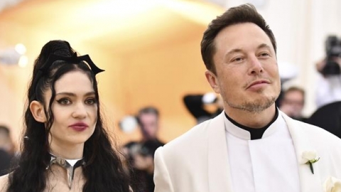Grimes e Elon Musk mudam o nome de seu filho de X Æ A-12 para X Æ A-Xii
