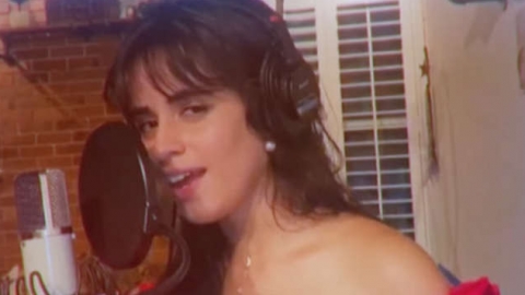 Camila Cabello, Khalid, Chris Martin, Tove Lo e mais cantam "Beautiful Day" do U2. Veja!