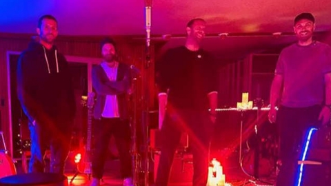 Coldplay faz live no Instagram para estimular as pessoas a votarem