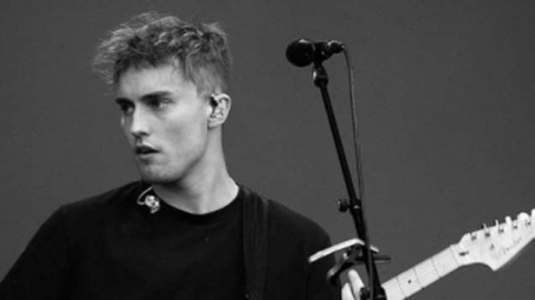 NME elege álbum de Sam Fender o melhor de 2021