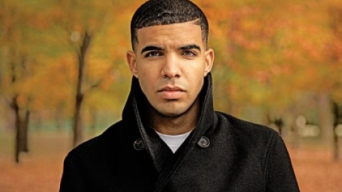 Drake chega ao primeiro lugar