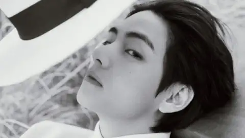 V, do BTS, mostra playlist pessoal em live e surpreende com Elis Regina e artistas brasileiros