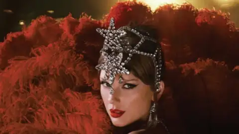 Taylor Swift conquista seu 15º álbum número 1 nos EUA: “Vou guardar esse sentimento para sempre"