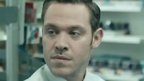 Will Young revela clipe de 'I Just Want A Lover'