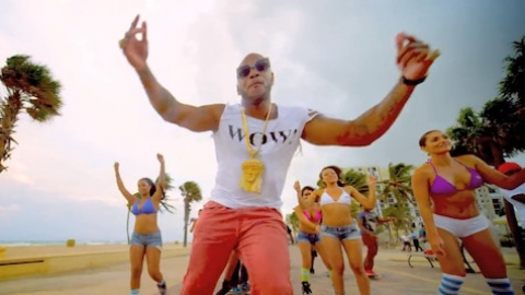 Flo Rida divulga novo vídeo para "Let It Roll"